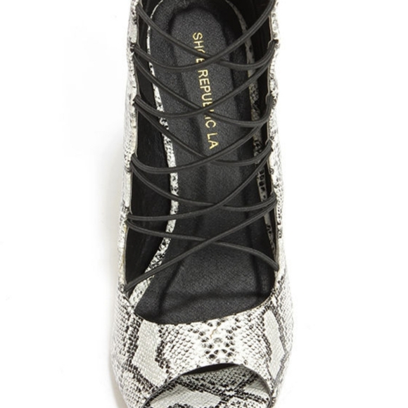 Shoe Republic LA Pacino White Snake Caged Peep Toe - Picture 4 of 5